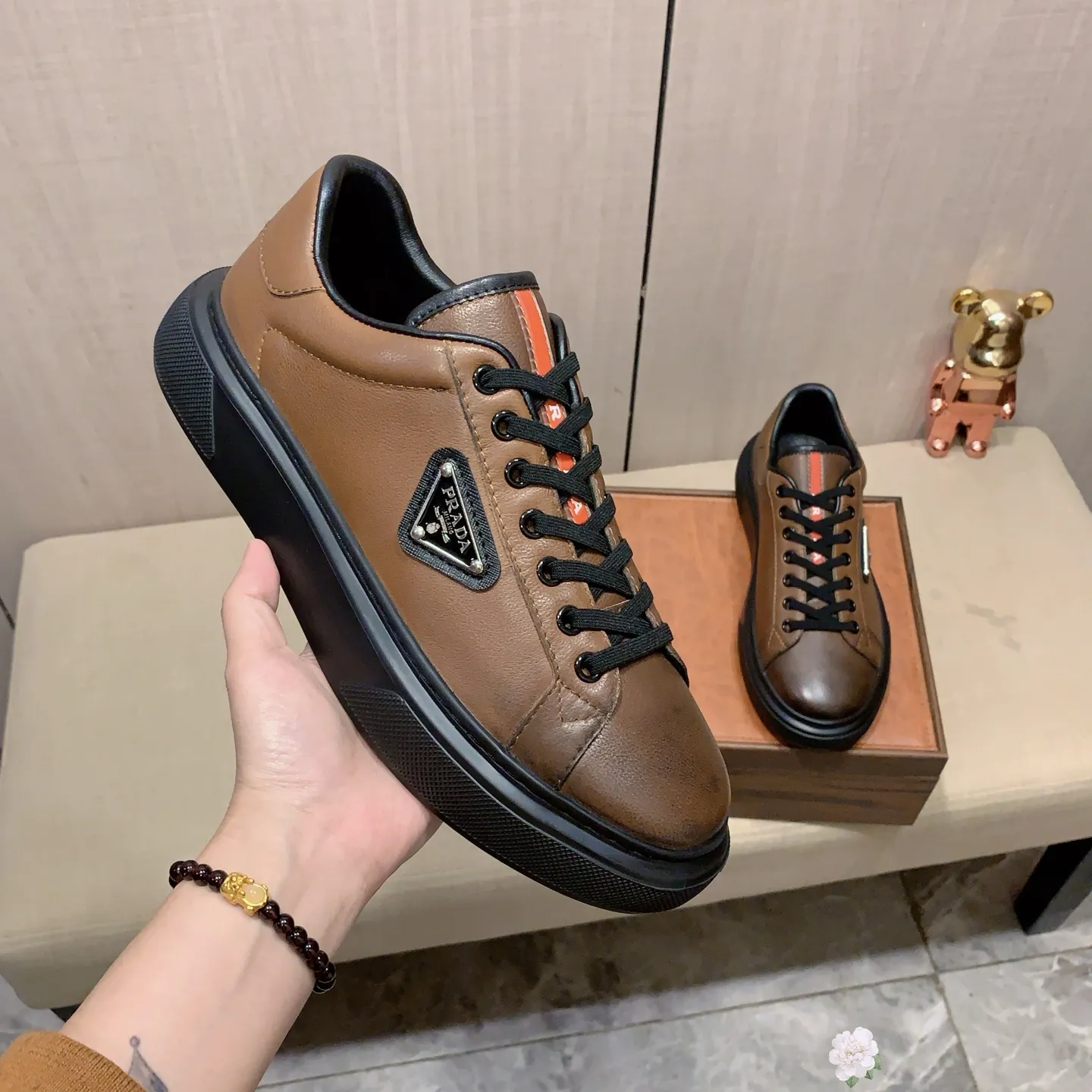 Men's men's shoes💰460💰💰🎩🎩[Lightning][Lightning] "PRADA*" The latest and most popular casual shoes, top brand [seduce] luxury ~ purchasing agency, top ~ quality. [Strong] The upper is made of imported breathable and polished cowhide material ➕ Breathable sheepskin feet (•) with fine workmanship. The original stylish and stylish soft rubber wear-resistant and non-slip outsole is light and comfortable on the feet. The real thing looks better when taken in real life. 0186: code: 38-44, 2️⃣ colors selected